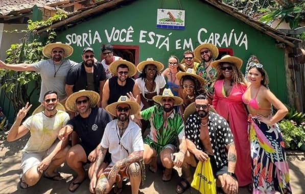 Tiago Abravanel comemora aniversário em viagem para Porto Seguro