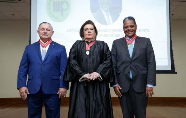 Ministério Público entrega Medalha do Mérito e Prêmio JJ Calmon de Passos a autoridades baianas