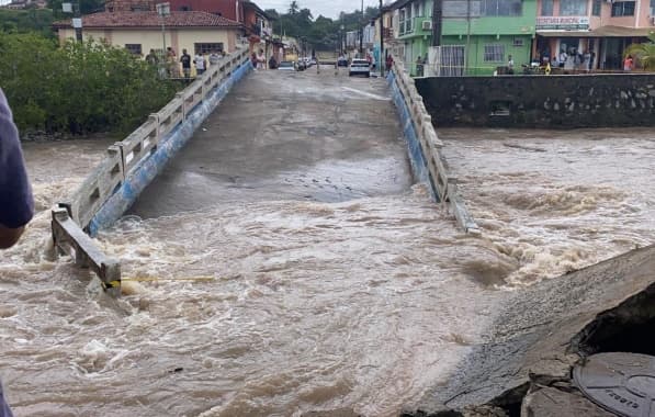 Chuva chegou a cerca de 300 mm e afetou 800 casas em cidade vizinha a Porto Seguro, afirma prefeito 