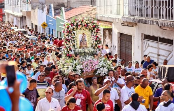 Celebração a Nossa Senhora das Candeias encerra com procissão e show de Padre Fábio de Melo