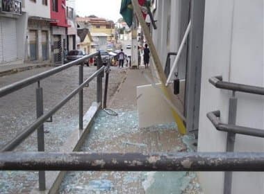Iguaí: Bandidos explodem caixa eletrônico do BB