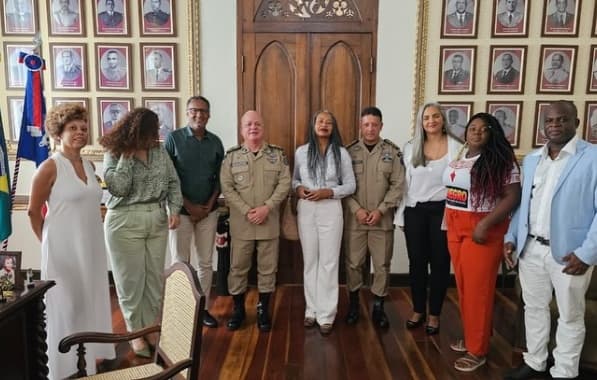 Comandante-Geral da PM pede desculpas a deputada Olívia Santana após abordagem inadequada