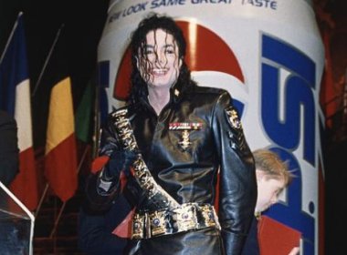 Michael Jackson é estrela de campanha mundial da Pepsi