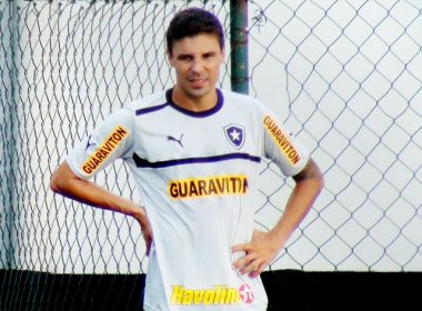 Botafogo oficializa contratação do zagueiro Bolívar