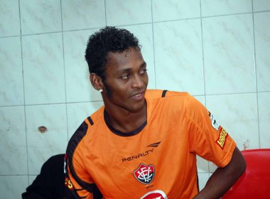 Marquinhos treina entre os titulares e pode ter chance domingo