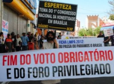 Conquista: Marcha contra a corrupção reúne centenas de pessoas