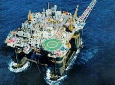 Greve de funcionários da Petrobras é suspensa, mas categoria ainda deve paralisar atividades