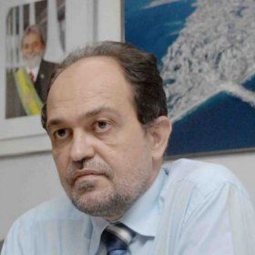 'Votar não é sinônimo de trabalho', diz Pinheiro