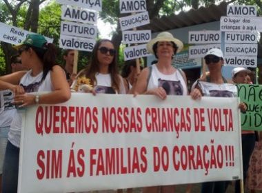 Monte Santo: Protesto em SP pede volta de crianças para famílias adotivas