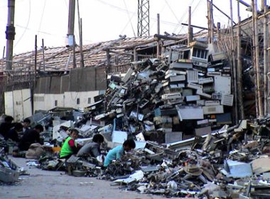 Nações ricas enviam 80% do lixo eletrônico para países pobres