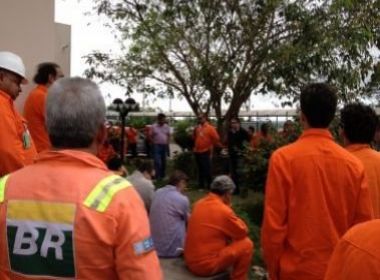Trabalhadores da Petrobras Bahia decretam greve e exigem melhoria na PLR