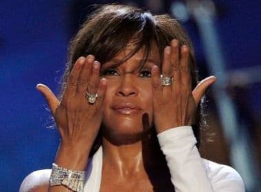 Família de Whitney Houston não quer que ex-marido da cantora participe de seu funeral