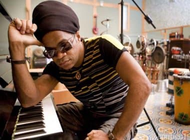 Carlinhos Brown anuncia novos convidados para a última edição do Sarau do Brown