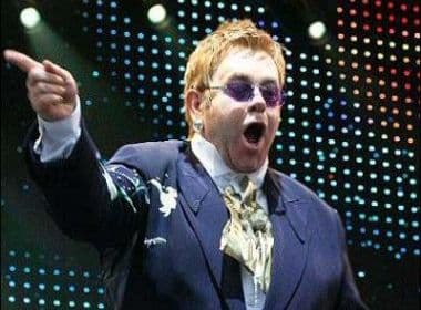 Elton John é internado com infecção respiratória grave