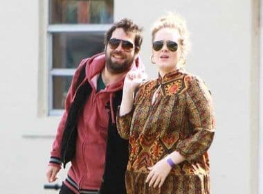 Adele anuncia gravidez em seu site oficial