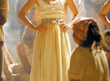Camila Pitanga aparece caracterizada como Isabel, personagem da próxima novela das 18h