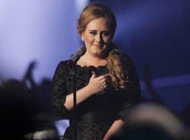 Adele pode assinar linha plus size para grife Burberry