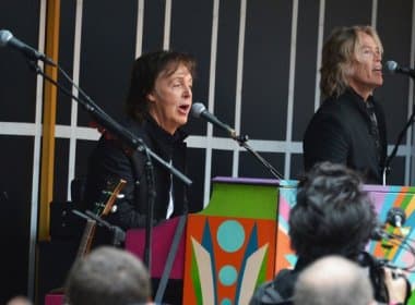 Paul McCartney faz show-surpresa na Times Square, em Nova York