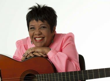 Rosa Passos retorna a Salvador com &#039;Samba Dobrado&#039;, homenagem a Djavan