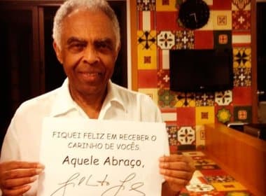 ‘Aquele abraço’: Em foto do Instagram, equipe de Gilberto Gil diz que &#039;saúde continua de ferro&#039;