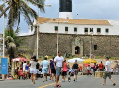 Projeto leva diversão para crianças e adultos neste domingo no Farol da Barra