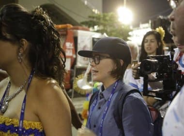 Ellen Page acompanha apuração dos votos com a Unidos da Tijuca