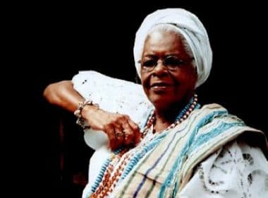 Em homenagem ao Dia da Poesia, Mãe Stella de Oxóssi promove sarau neste sábado