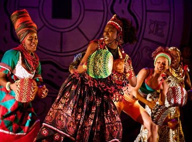Bando de Teatro Olodum reestreia &#039;Bença&#039; e &#039;Áfricas&#039; em comemoração ao seus 25 anos