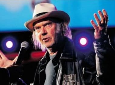 Neil Young critica Starbucks em música de novo álbum