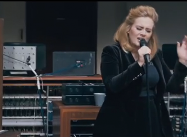 Adele divulga clipe de ‘When We Were Young’, faixa inédita de novo disco