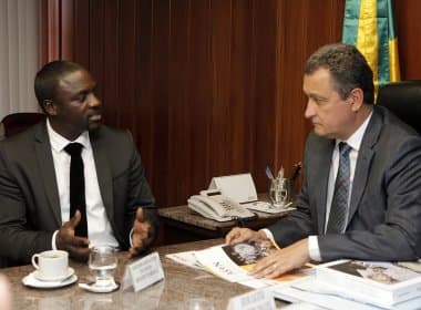 Governo firma parceria com Akon para uso de energia solar na Bahia
