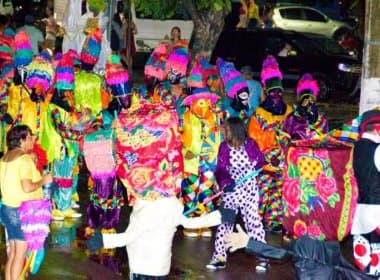 Grupo &#039;Palhaços do Rio Vermelho&#039; realiza sexto desfile neste sábado