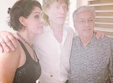Mick Jagger encontra Caetano Veloso após chegar no Rio de Janeiro
