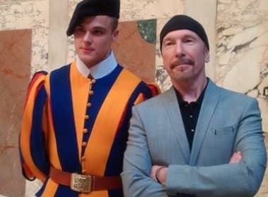 Guitarrista do U2, The Edge é primeiro astro do rock a se apresentar na Capela Sistina