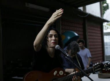 Marisa Monte canta em escola ocupada por estudantes no Rio de Janeiro