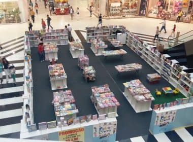 Feira de livros reúne mais de 10 mil títulos no Shopping Paralela