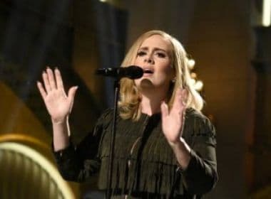&#039;Não é sobre música&#039;, diz Adele para justificar a recusa em participar do Super Bowl; veja vídeo