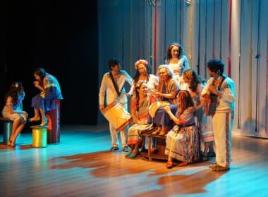 Espetáculo ‘A Velha a Fiar’ conta histórias populares através de música e cordel