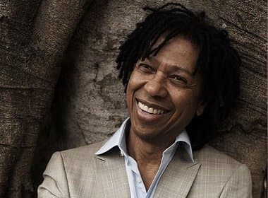 Djavan, Larissa Luz, Tiago Iorc e Emicida estão entre os indicados ao 17º Grammy Latino