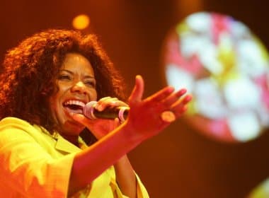 Margareth Menezes recebe Ilê Aiyê em show na Praia do Forte