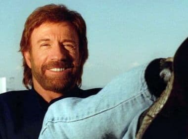 Chuck Norris sobreviveu depois de sofrer dois ataques cardíacos seguidos