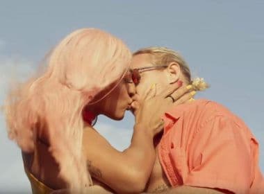 Pabllo Vittar e Diplo se beijam em clipe de “Então Vai”, lançado nesta sexta-feira