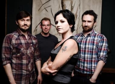 Após morte de vocalista, Cranberries confirma novo CD e edição comemorativa de 1º álbum