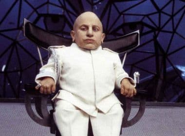 Conhecido pelo papel de Mini Mim, Verne Troyer hospitalizado por intoxicação alcoólica