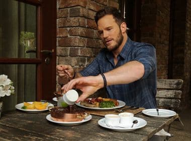 No Brasil, Chris Pratt diz que se pudesse comeria feijoada todos os dias 