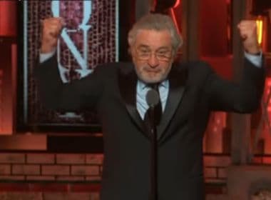 Robert De Niro é ovacionado após xingar Donald Trump no Tony Awards