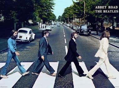 Paul McCartney atravessa faixa de pedestre da Abbey Road para divulgar seu novo disco