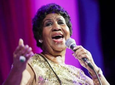 Após luta contra um câncer, Aretha Franklin morre aos 76 anos 