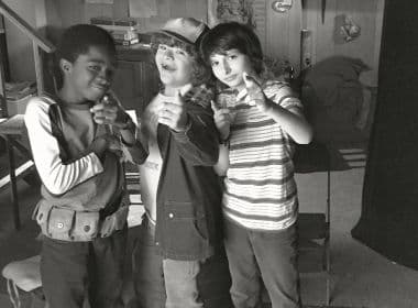 Stranger Things ganha livro com fotos inéditas dos bastidores da série