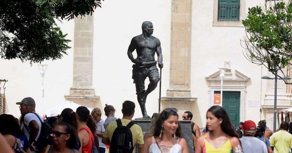 Após vandalismo, FGM registra queixa e faz orçamento para recuperar estátua de Zumbi